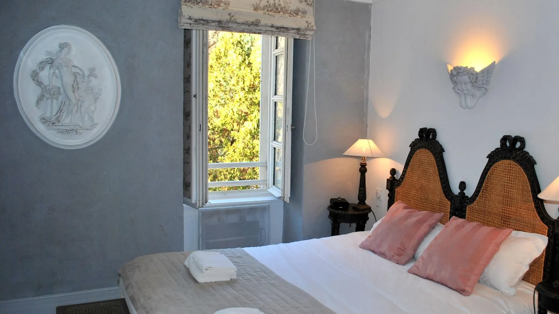 ****  Hotel La Robeyere; BW Signature Collection Embrun Francie