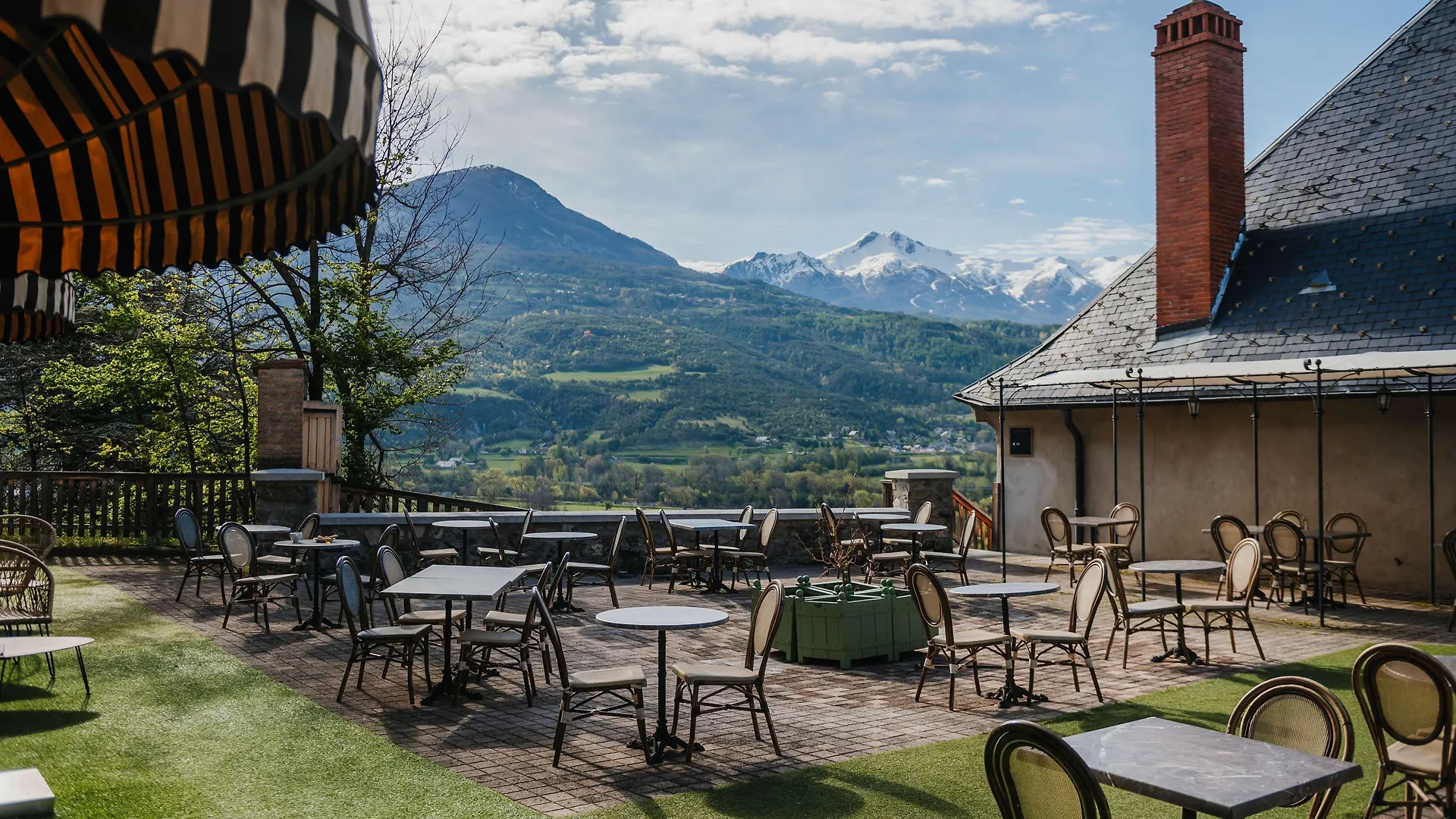 Hotel La Robeyere; BW Signature Collection Embrun 4*,  Francja